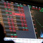 Bolsa sobe 1,04% e fecha no maior nível em quase dois meses