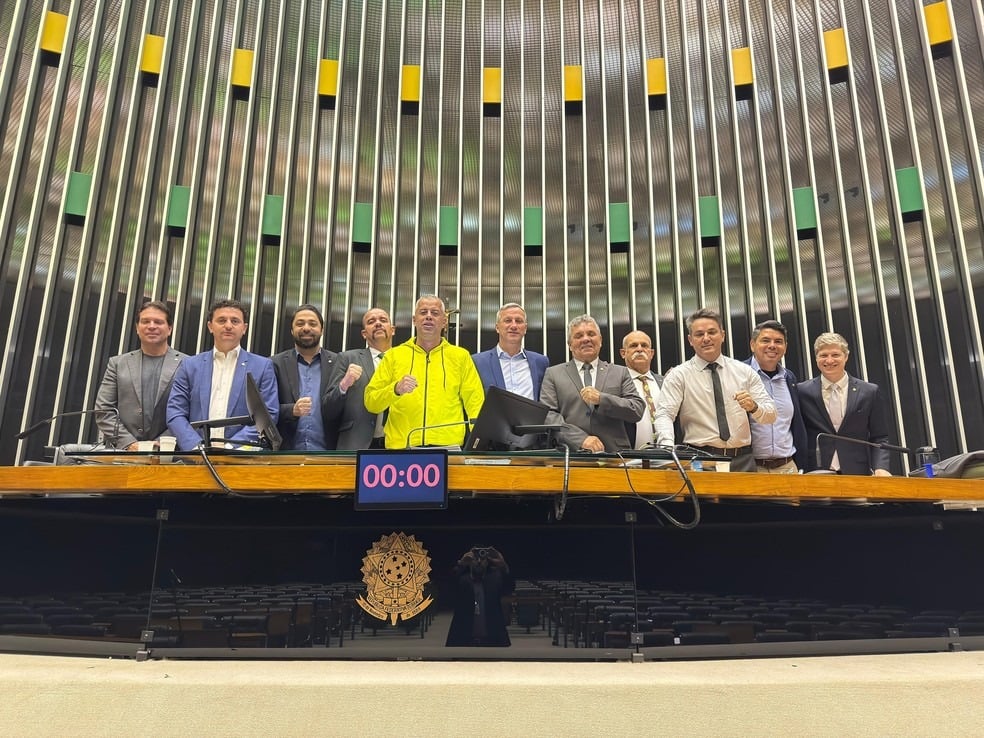 Bolsonaristas passam a noite nos plenários da Câmara e do Senado por anistia a Bolsonaro e impeachment de Moraes – CartaCapital