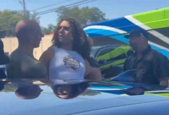 Brasileira trans é detida em abordagem violenta do serviço de migração nos EUA – CartaCapital