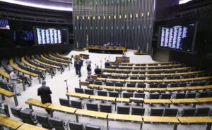 Discussão e votação de propostas legislativas