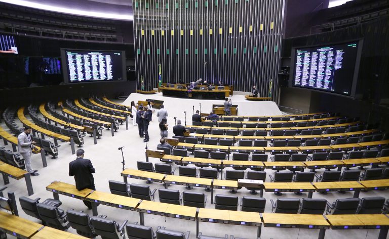 Discussão e votação de propostas legislativas
