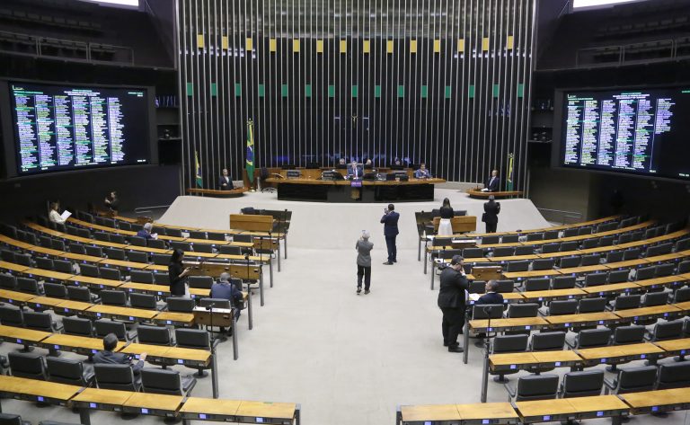 Discussão e Votação de Propostas Legislativas. Dep.
