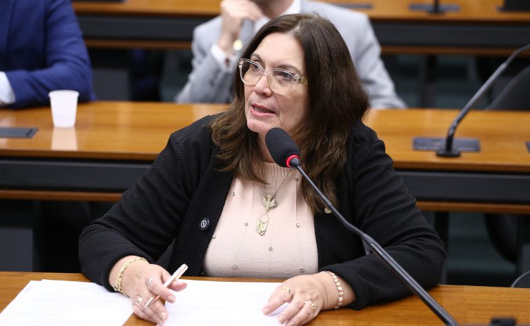 Audiência Pública - Criação de Marco Legal da Criação de Pássaros no Brasil. Dep. Bia Kicis (PL - DF)