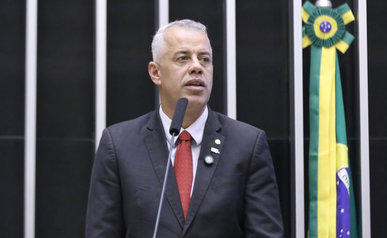 Deputado Evair Vieira de Melo (PP-ES) fala no Plenário da Câmara dos Deputados