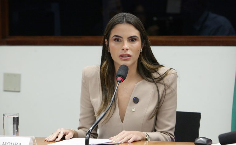Instalação da comissão e eleição de presidente e vice-presidentes. Dep. Yandra Moura (UNIÃO - SE)