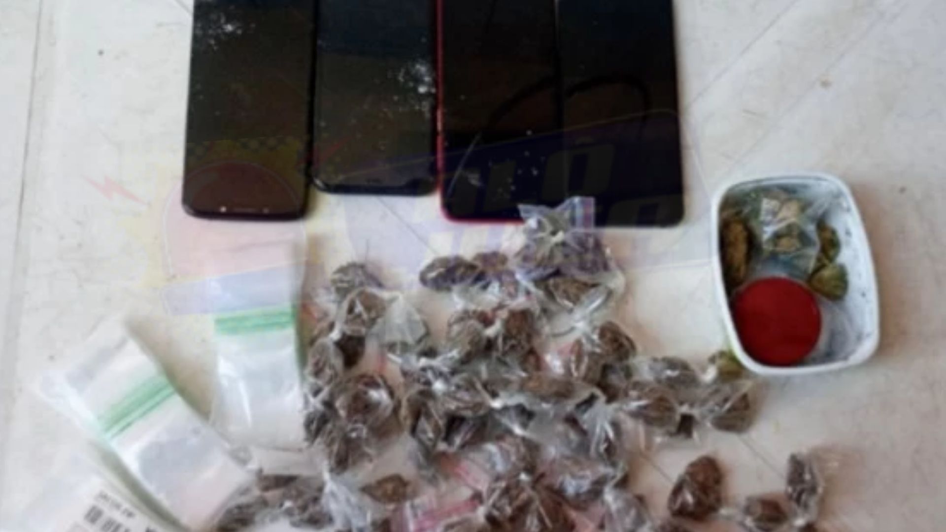 homem é preso com drogas em Periperi