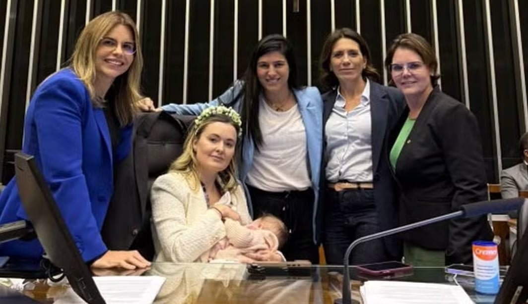 Deputado aciona o Conselho Tutelar após bolsonarista levar bebê à ocupação do plenário – CartaCapital