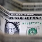 Dólar oscila pouco com mercado de olho em Haddad, Galípolo e dados