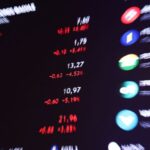 Ibovespa oscila pouco com bancos ainda fragilizados; Petrobras sobe