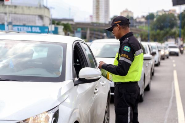 operação contra guardadores ilegais é intensificada em Salvador