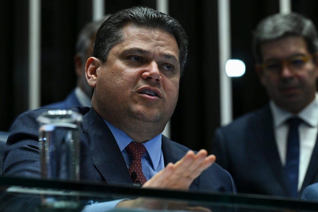 A ideia de Alcolumbre que pode deixar Bolsonaro de fora do perdão aos golpistas – CartaCapital