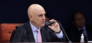 A ironia de Moraes sobre o entreguismo bolsonarista no julgamento do golpe – CartaCapital