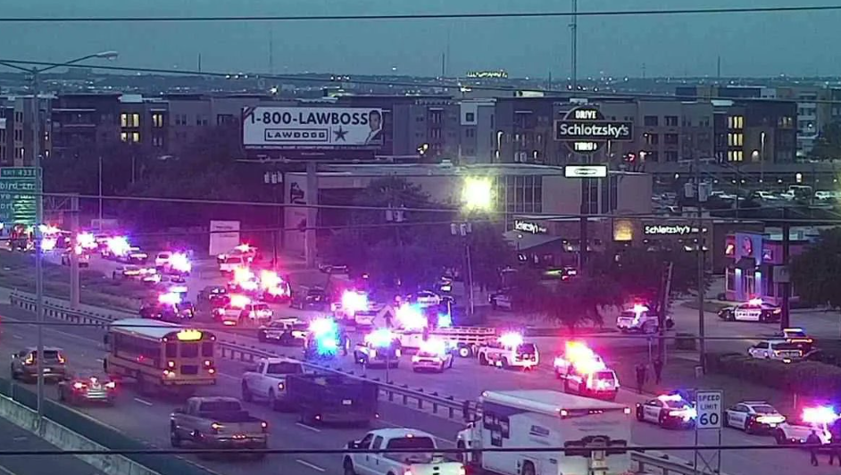 Ataque a tiros tem dois mortos e dois feridos em centro de detenção de migrantes em Dallas, nos EUA – CartaCapital