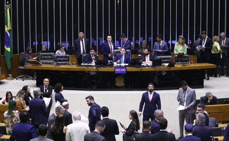 Câmara aprova regime de urgência para sete projetos de lei; acompanhe – Notícias
