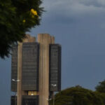 Centrão faz ofensiva para derrubar autonomia do Banco Central