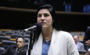 Discussão e votação de propostas. Dep. Chris Tonietto (PL - RJ)