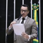 Comissão aprova projeto que dá previsão legal para Disque 100 e prioriza pessoa idosa na telessaúde – Notícias