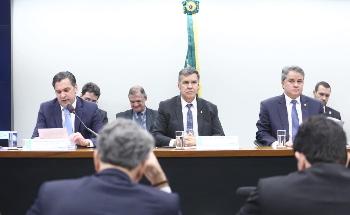Comissão aprova proposta que eleva Fundo Eleitoral de 2026 para R$ 4,9 bilhões – CartaCapital