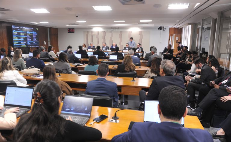 Audiência pública da comissão mista que analisa a Medida Provisória 1303/25
