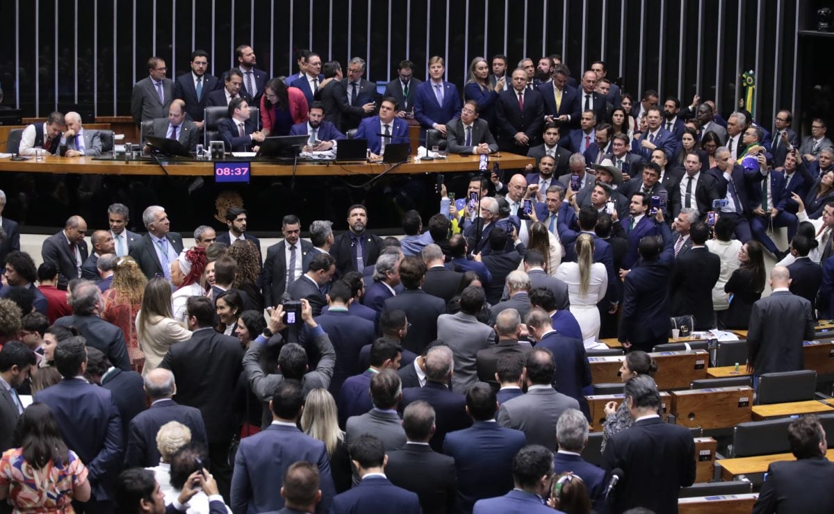 Como votou cada deputado na urgência pela anistia – CartaCapital