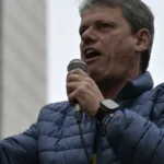 Contas de Tarcísio ficam pressionadas na reta final de ano pré-eleitoral