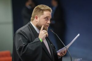 Defesa de Augusto Heleno tenta descolar general de Bolsonaro para negar participação em plano de golpe – CartaCapital