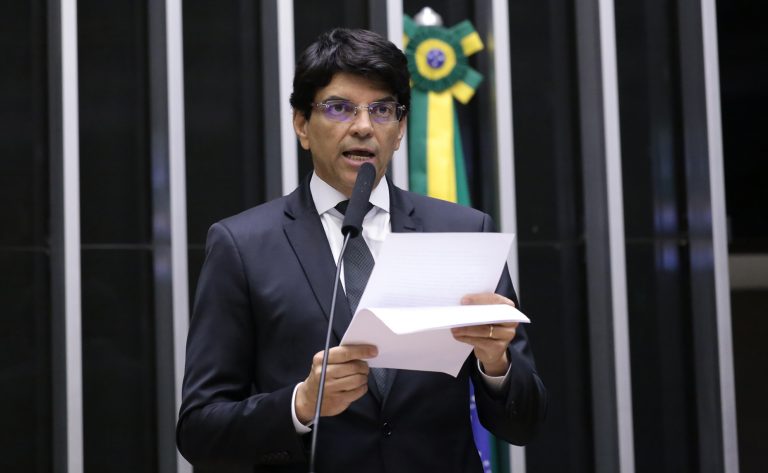 Deputados aprovam em 1º turno o texto-base da PEC das Prerrogativas; acompanhe – Notícias