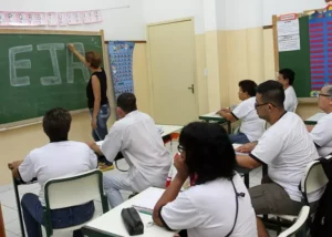 Sala de aula da Educação de Jovens e Adultos (EJA)