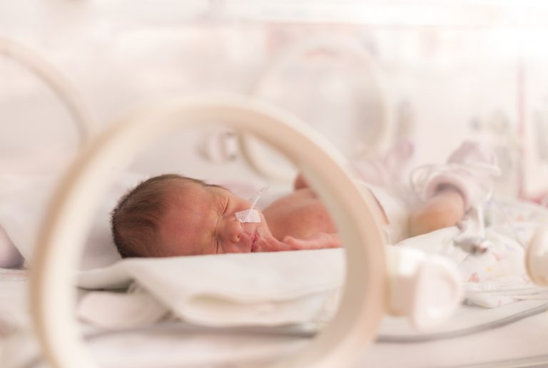 Lei estabelece ações de prevenção e cuidado para mães e bebês após parto prematuro – Notícias