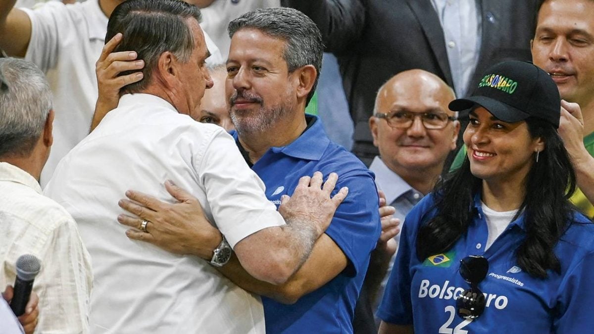 O que Bolsonaro espera de Lira na véspera do julgamento do golpe – CartaCapital