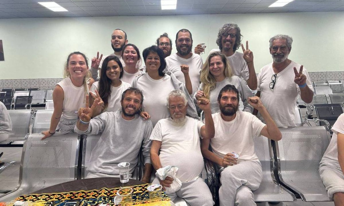 Brasileiros detidos por Israel em flotilha para Gaza chegam ao Brasil – CartaCapital