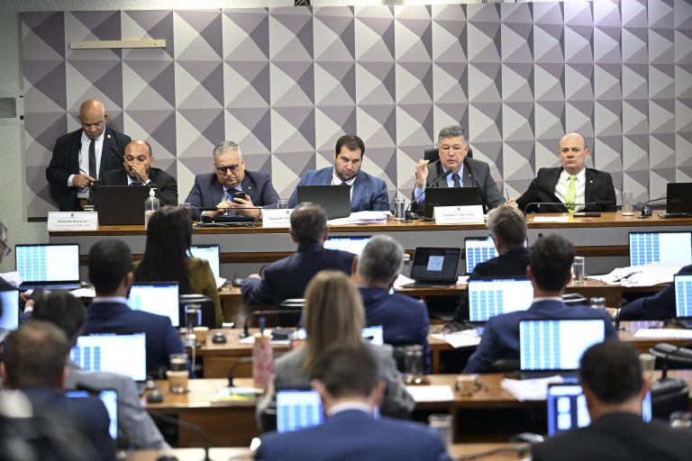 CPMI do INSS rejeita convocação de Frei Chico, irmão de Lula - Notícias