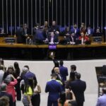 Câmara aprova piso salarial para professores temporários