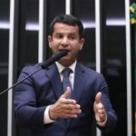 Câmara aprova projeto que regulamenta verificação da idade mínima exigida dos candidatos – Notícias