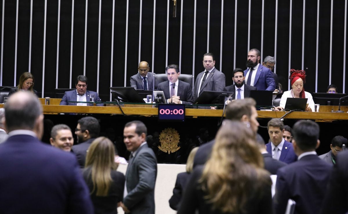 Câmara aprova projetos de segurança; Motta promete votações semanais – CartaCapital