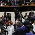Câmara aumenta penas para crimes como extorsão e escudo humano
