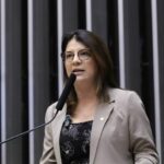 Carla Dickson reforça a importância da prevenção precoce no combate ao câncer de mama; ouça – Notícias