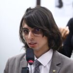 Comissão aprova acompanhante para pessoa autista ou com Down em exame de direção veicular – Notícias