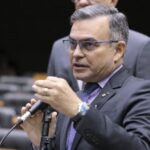 Comissão aprova condições para motorista de táxi ou de aplicativo financiar cabine blindada – Notícias