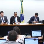 Comissão aprova novas regras de contratação e aposentadoria para agentes de saúde e de endemias – Notícias