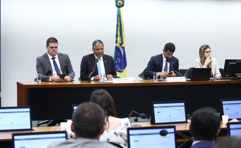 Discussão do Parecer do Relator.