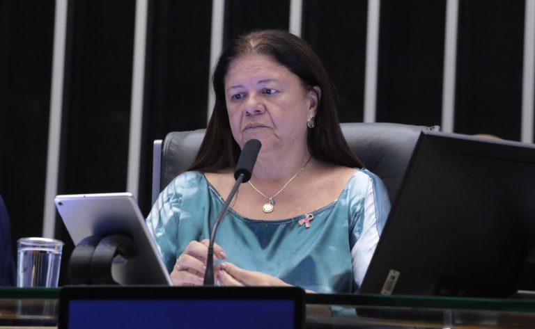 Discussão e votação de propostas legislativas. Dep. Laura Carneiro (PSD-RJ)