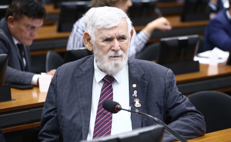 Discussão e votação de propostas legislativas. Dep. Luiz Couto (PT-PB)