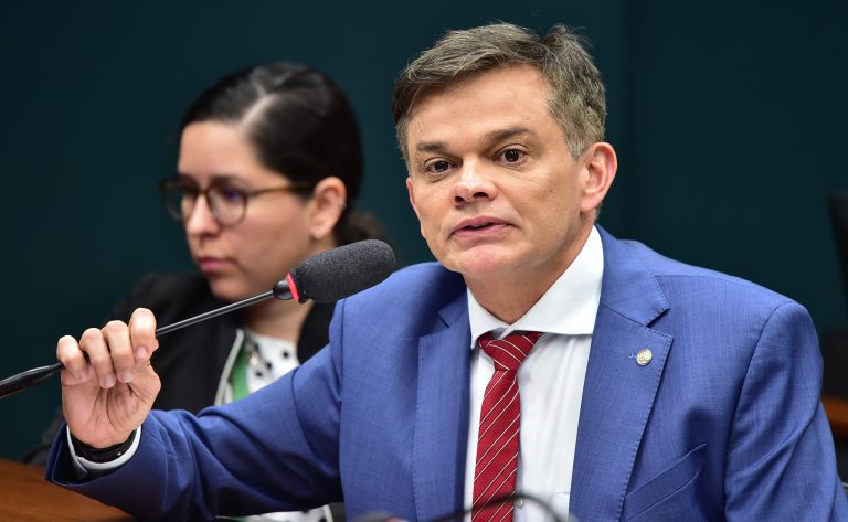 Comissão discute pagamentos acima do teto remuneratório no serviço público – Notícias