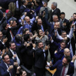 Como cada deputado votou na derrubada da “MP da Taxação”