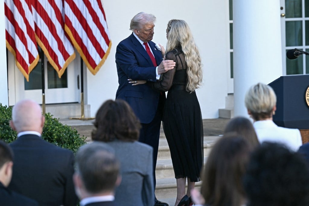 Em cerimônia póstuma, Trump condecora Charlie Kirk como 'mártir' – CartaCapital
