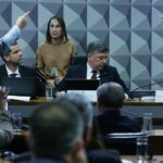 Ex-presidente do INSS se nega a responder perguntas de relator da CPI 