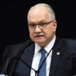 Fachin adia por 30 dias votação de vínculo entre motoristas e apps