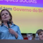 Gleisi alfineta Galípolo por Selic a 15%: ‘Está errado’ – CartaCapital