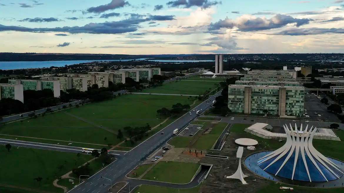 Governo federal propõe aumento de 17,5% no auxílio-alimentação